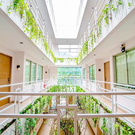 LeGreen Suite Pejompongan Jakarta Buitenkant foto